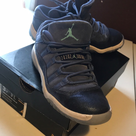 retro 11 size 3